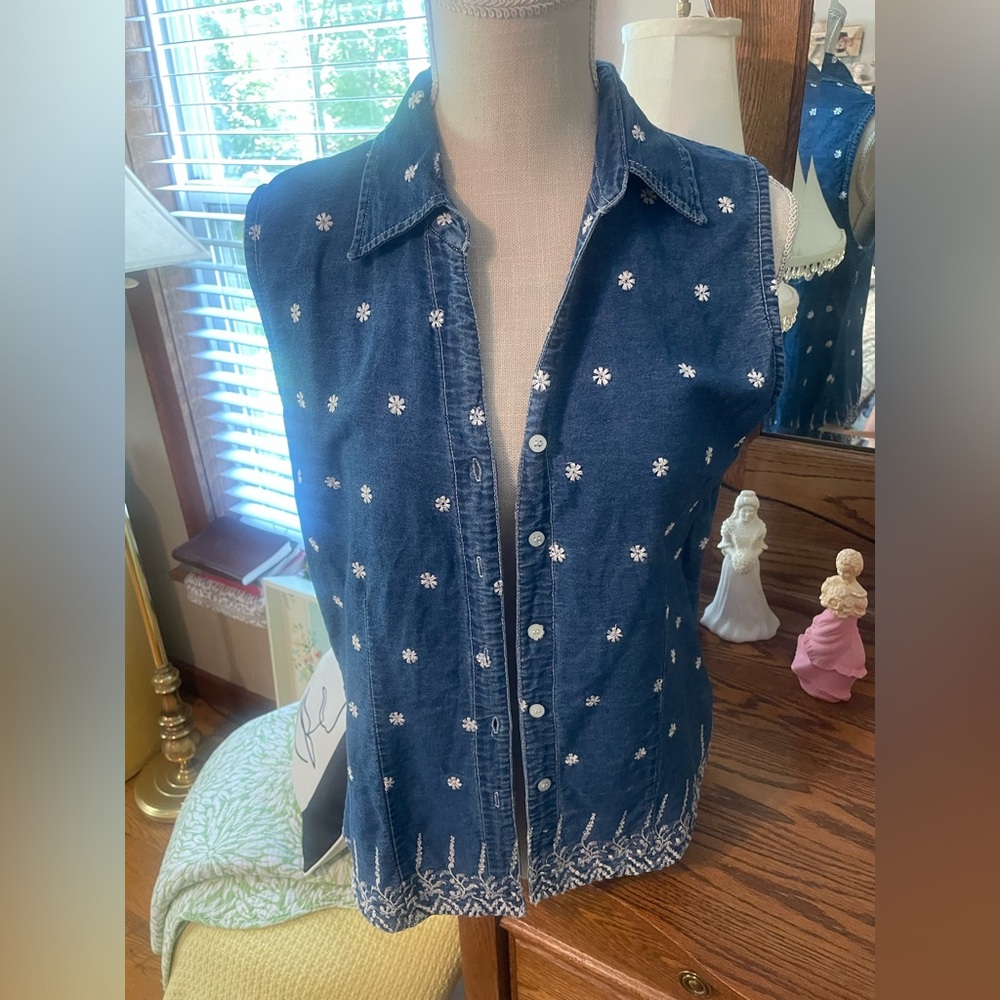 DCC Missy Vintage Blue Denim Top with White Embroidery Details
